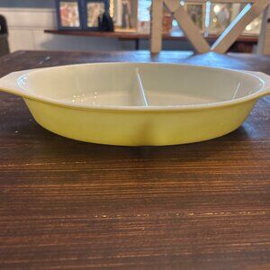 Vintage Pyrex Yellow 1.5 Quart Divided Casserole Dish ~ EUC